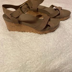 Abeo, barely worn, size 8